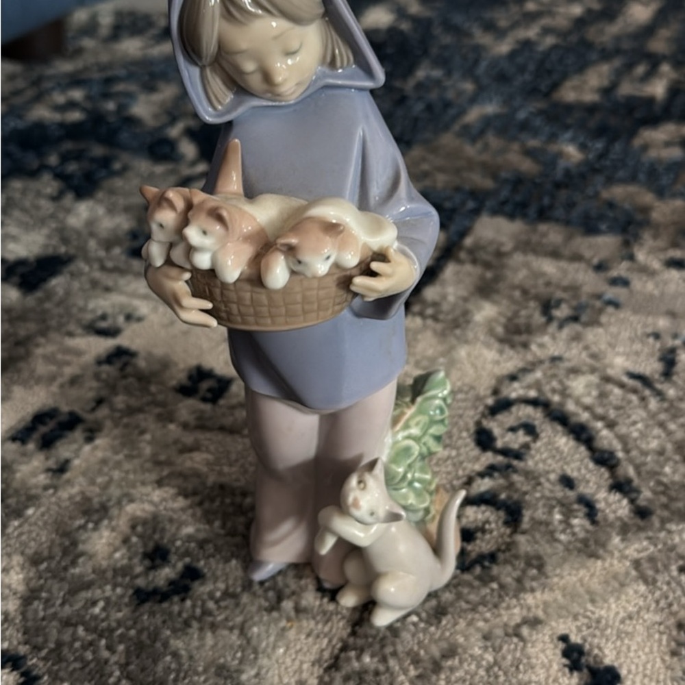 Lladro Figurine Holding Basket of Kittens - Pastel Lavender